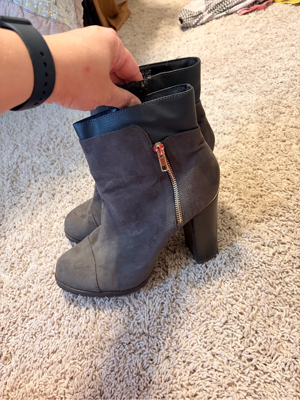 Juicy Couture Livia Gray Faux Suede Chunky Heel Ankle Boots